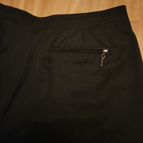 2aTee Boutique • Golf Skort - Picture 4 of 7
